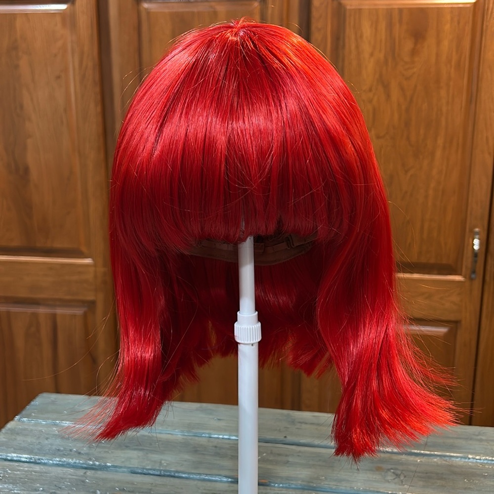 NWOT Red Medium Length Synthetic Wig w/ Bangs Open Mesh Cap Adjustable Strap